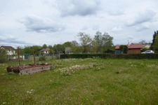 MAISON DE VILLAGE ET SES BELLES DÉPENDANCES EN PIERRE A MODERNISER