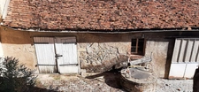 GRANDE MAISON DE VILLAGE A MODERNISER AVEC COUR INTERIEURE ET DÉPENDANCES. MARLY SUR ARROUX (71)