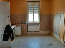IMMEUBLE DE RAPPORT AVEC LOCAL COMMERCIAL ET APPARTEMENT. SURFACE TOTALE 144 M²