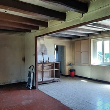 CHARMANTE FERMETTE POUR AMATEUR DE RÉNOVATION