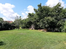 MAISON DE CAMPAGNE A RÉNOVER DANS SON ÉCRIN DE VERDURE