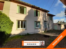  MAISON FAMILIALE A FORT POTENTIEL  AVEC SES 4 CHAMBRES, SON TERRAIN ET SON GRAND GARAGE