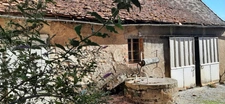 GRANDE MAISON DE VILLAGE A MODERNISER AVEC COUR INTERIEURE ET DÉPENDANCES. MARLY SUR ARROUX (71)