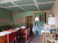 CHARMANTE MAISON MITOYENNE A RÉNOVER. GUEUGNON (71)