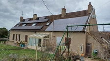 RARE. LONGERE ET SES MAGNIFIQUES DÉPENDANCES SUR UN TERRAIN DE 3521 M².