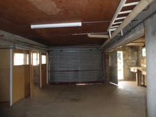  IDÉALE 1ER ACHAT POUR CETTE MAISON DE VILLE AVEC GARAGES, ATELIER ET SON TERRAIN