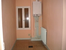 APPARTEMENT DE 80 M² AVEC COUR ET TERRAIN