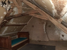 MAISON DE CAMPAGNE A RÉNOVER DANS SON ÉCRIN DE VERDURE