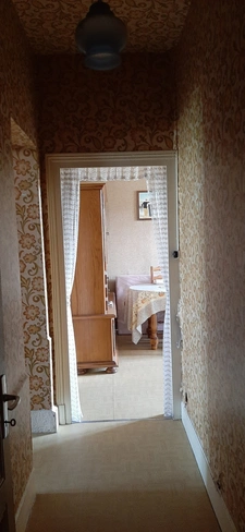 GRANDE MAISON FAMILIALE AVEC 4 CHAMBRES, DEPENDANCES ET TERRAIN
