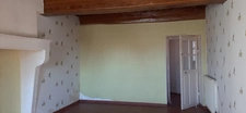 GRANDE MAISON DE VILLAGE A MODERNISER AVEC COUR INTERIEURE ET DÉPENDANCES. MARLY SUR ARROUX (71)