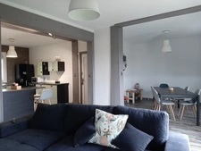 APPARTEMENT ENTIEREMENT RÉNOVÉ. 81 M² HABITABLE AVEC GARAGE ET CAVE