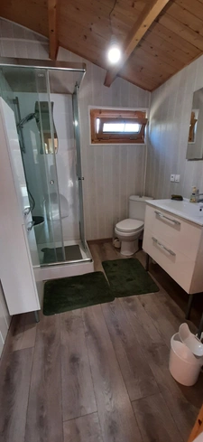 MAIGNIFIQUE MAISON RÉNOVÉE AVEC PISCINE ET CHALET INDÉPENDANT DANS QUARTIER PRISÉ DE GUEUGNON (71)