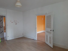 IMMEUBLE DE RAPPORT AVEC LOCAL COMMERCIAL ET APPARTEMENT. SURFACE TOTALE 144 M²