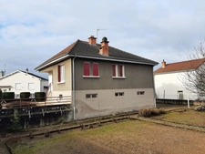 PAVILLON SUR SOUS SOL COMPLET. QUARTIER PRISÉ DE GUEUGNON
