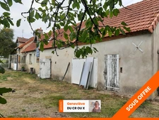 RARE. FERMETTE A RÉNOVER AVEC SES DÉPENDANCES ATTENANTES ET SON TERRAIN CLOS.