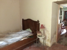 CHARMANTE MAISON MITOYENNE A RÉNOVER. GUEUGNON (71)