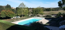 MAIGNIFIQUE MAISON RÉNOVÉE AVEC PISCINE ET CHALET INDÉPENDANT DANS QUARTIER PRISÉ DE GUEUGNON (71)