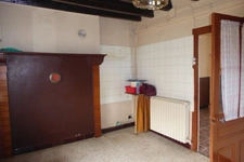 MAISON DE VILLAGE ET SES BELLES DÉPENDANCES EN PIERRE A MODERNISER