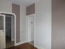  IDÉALE 1ER ACHAT POUR CETTE MAISON DE VILLE AVEC GARAGES, ATELIER ET SON TERRAIN