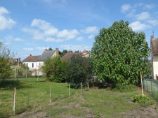  IDÉALE 1ER ACHAT POUR CETTE MAISON DE VILLE AVEC GARAGES, ATELIER ET SON TERRAIN