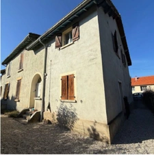 APPARTEMENT DE 80 M² AVEC COUR ET TERRAIN