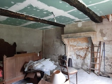 CHARMANTE MAISON MITOYENNE A RÉNOVER. GUEUGNON (71)