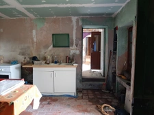 CHARMANTE MAISON MITOYENNE A RÉNOVER. GUEUGNON (71)