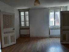 IMMEUBLE DE RAPPORT AVEC LOCAL COMMERCIAL ET APPARTEMENT. SURFACE TOTALE 144 M²