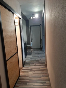 APPARTEMENT ENTIEREMENT RÉNOVÉ. 81 M² HABITABLE AVEC GARAGE ET CAVE