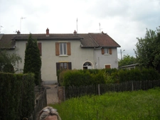 APPARTEMENT DE 80 M² AVEC COUR ET TERRAIN