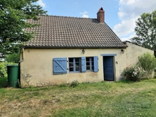 MAISON DE CAMPAGNE A RÉNOVER DANS SON ÉCRIN DE VERDURE