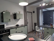 APPARTEMENT ENTIEREMENT RÉNOVÉ. 81 M² HABITABLE AVEC GARAGE ET CAVE