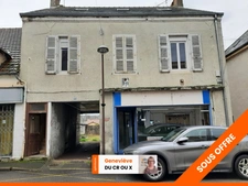 IMMEUBLE DE RAPPORT AVEC LOCAL COMMERCIAL ET APPARTEMENT. SURFACE TOTALE 144 M²