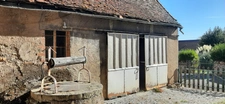 GRANDE MAISON DE VILLAGE A MODERNISER AVEC COUR INTERIEURE ET DÉPENDANCES. MARLY SUR ARROUX (71)