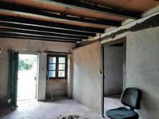 MAISON DE CAMPAGNE A RÉNOVER DANS SON ÉCRIN DE VERDURE