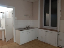 MAGNIFIQUE MAISON EN PIERRE DIVISÉE EN 3 APPARTEMENTS