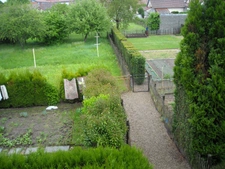 APPARTEMENT DE 80 M² AVEC COUR ET TERRAIN