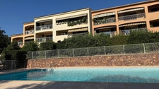 Appartement à vendre 3 pièces dernier étage avec garage et parking SAINT RAPHAEL (83)
