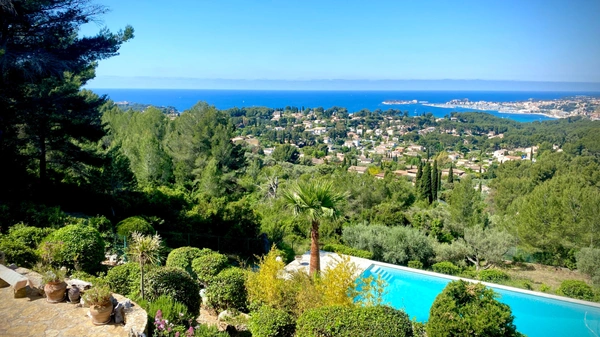 Propriété vue mer panoramique - Cadre d’exception entre BANDOL et SANARY SUR MER (83)