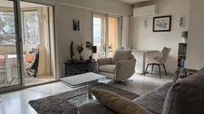 Appartement 2 pièces à vendre avec garage parking et cave SAINT RAPHAEL (83)