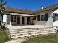 TRÈS BELLE MAISON INDIVIDUELLE SUR SOUS-SOL, 5 CHAMBRES, 3705 M² EN PARTIE BOISÉ + FORAGE, SANS VIS A VIS