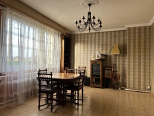 MAISON DE 1967, 4 CHAMBRES, GARAGE ET VERANDA SUR 400M² EN SECTEUR RÉSIDENTIEL
