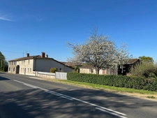 ANCIEN RELAIS DE POSTE, 133 m², 4 CHAMBRES, REMISES, DÉPENDANCES & JARDIN SUR 2920 M²
