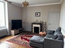 CHARMANTE MAISON INDIVIDUELLE  PROCHE CENTRE BOURG SUR 1751 M² DE JARDIN, ANNEXES et DÉPENDANCES