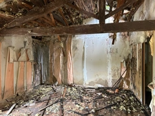 ENSEMBLE DE TROIS BÂTISSES (166, 42 et 36 m²) A RESTAURER ENTIÈREMENT, SUR 1382 M² AU CALME ET SANS VIS A VIS !!