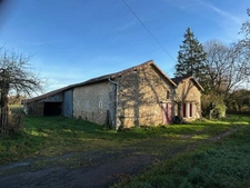 TRÈS JOLIE MAISON DE CARACTÈRE A RÉNOVER ENTIÈREMENT, POSSIBILITÉ 140 M² HABITABLES, ANNEXES ET DÉPENDANCES SUR 8768 M² 