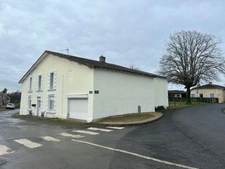 JOLIE MAISON DE VILLAGE ENTIÈREMENT RÉNOVÉE EN 2024, 3 CHAMBRES, JARDIN 700 M² à 50 m. LIBRE JUILLET 2026
