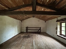 ENSEMBLE DE TROIS BÂTISSES (166, 42 et 36 m²) A RESTAURER ENTIÈREMENT, SUR 1382 M² AU CALME ET SANS VIS A VIS !!