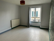 BELLE MAISON DE VILLAGE 143 M², 5 CHAMBRES, PARKING PRIVATIF ET JARDIN EN FACE.