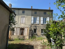 ENSEMBLE IMMOBILIER CENTRE BOURG, POSSIBILITÉS DE 3 LOGEMENTS !!